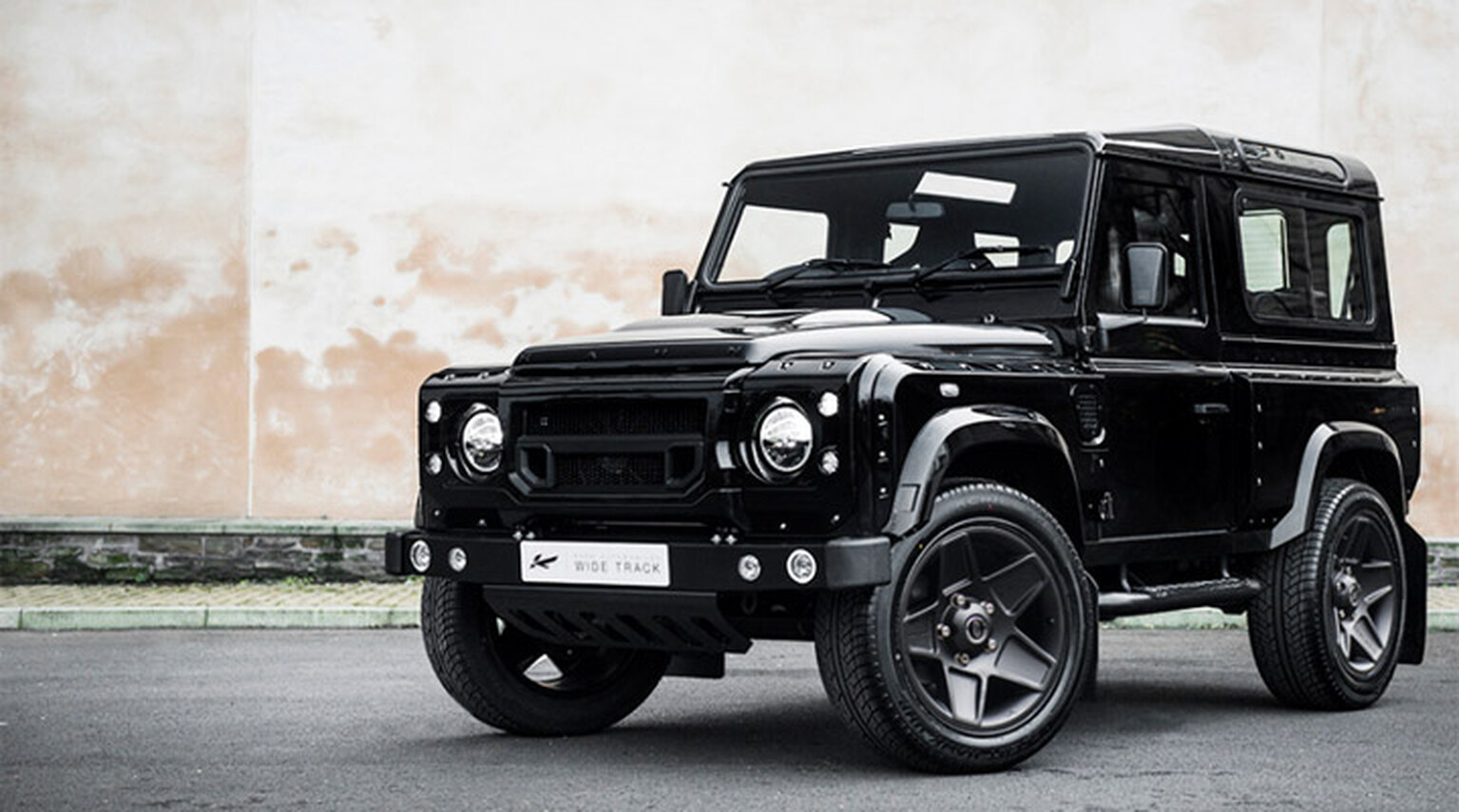 Kahn Automobiles 'The End Edition' is a stealthy tribute to the Land Rover Defender