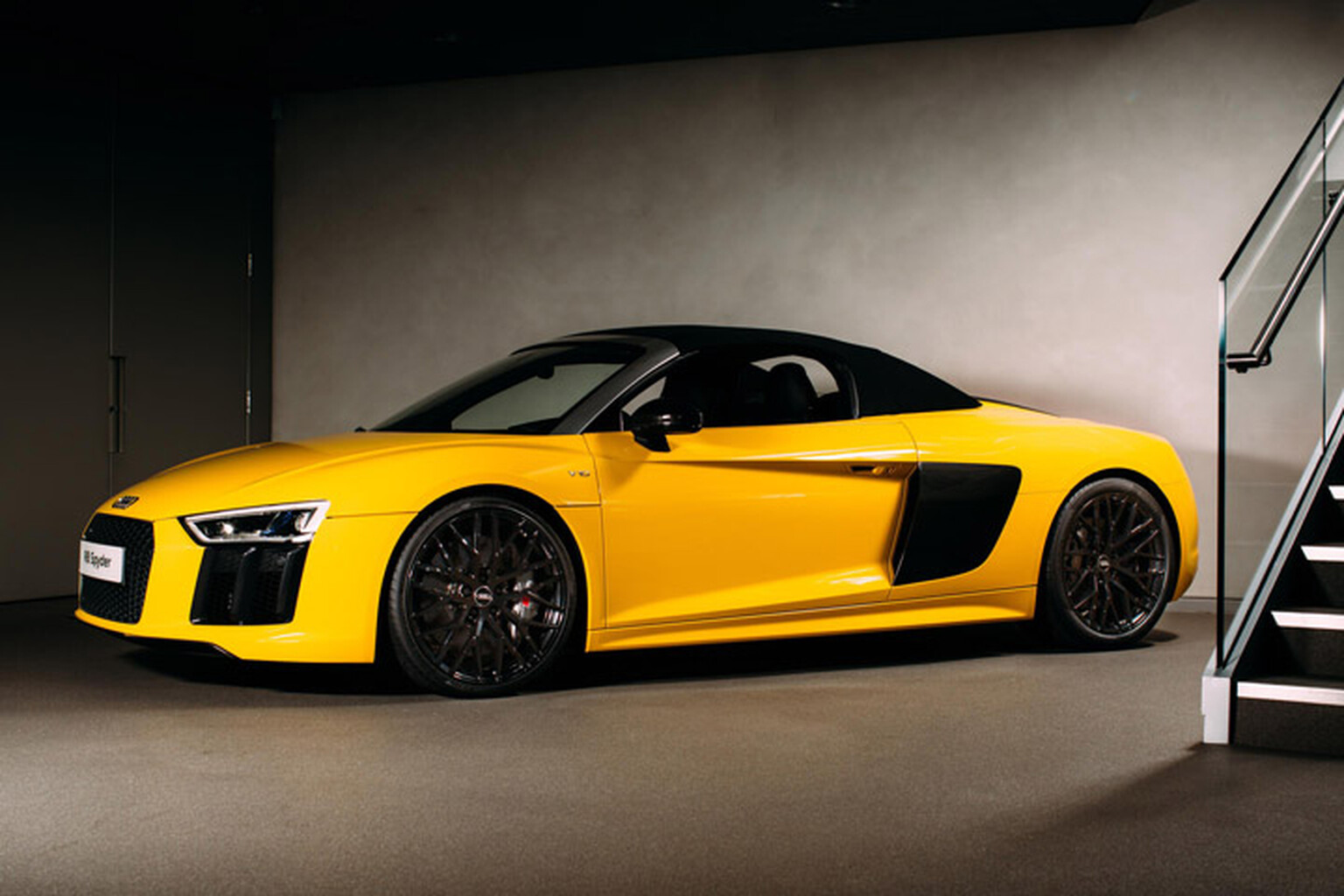 This is the new Audi R8 Spyder