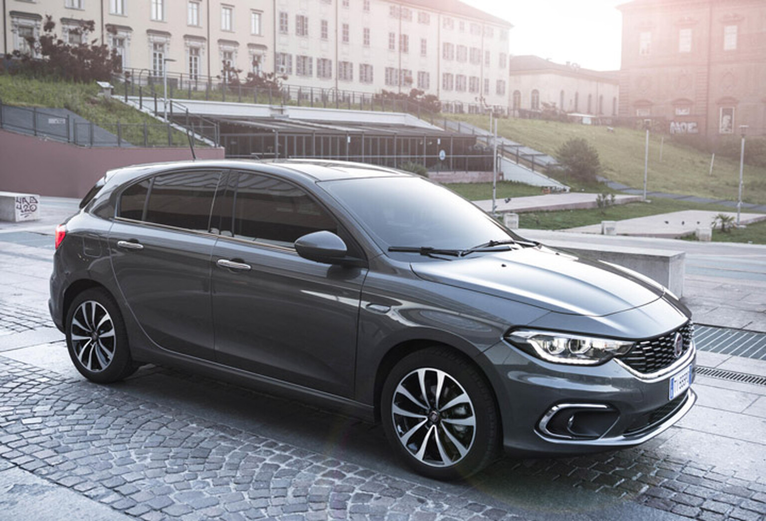 Introducing the new Fiat Tipo hatchback and station wagon