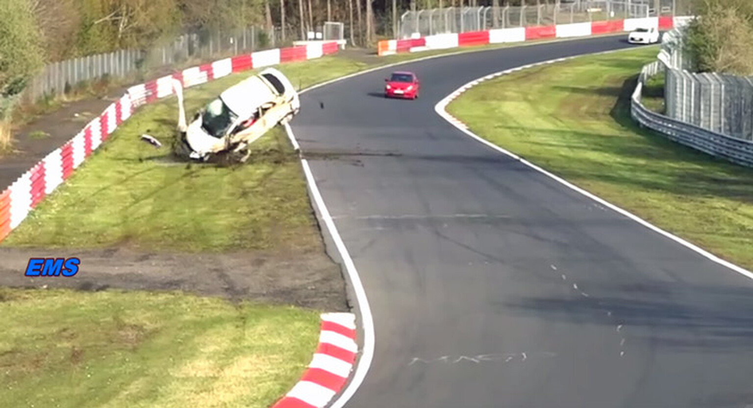 Video: Watch a Honda Civic Type R crash spectacularly at the 'ring