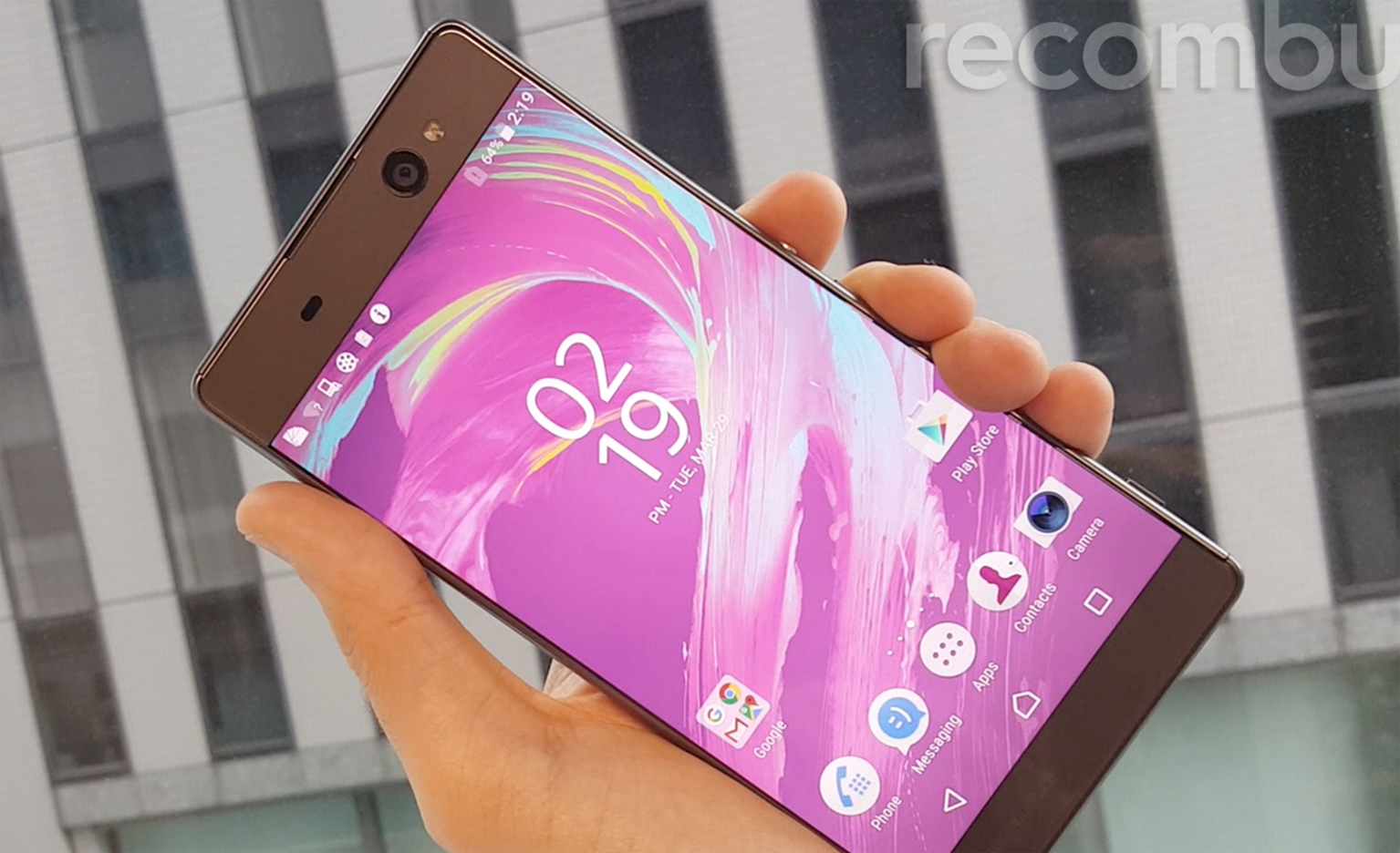 Hands-on Sony Xperia XA Ultra Review: We grapple with Sony’s mighty 6-inch phablet