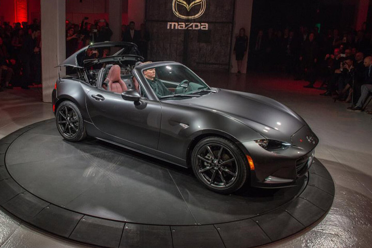 Mazda MX-5 RF to show off its retractable hardtop roof