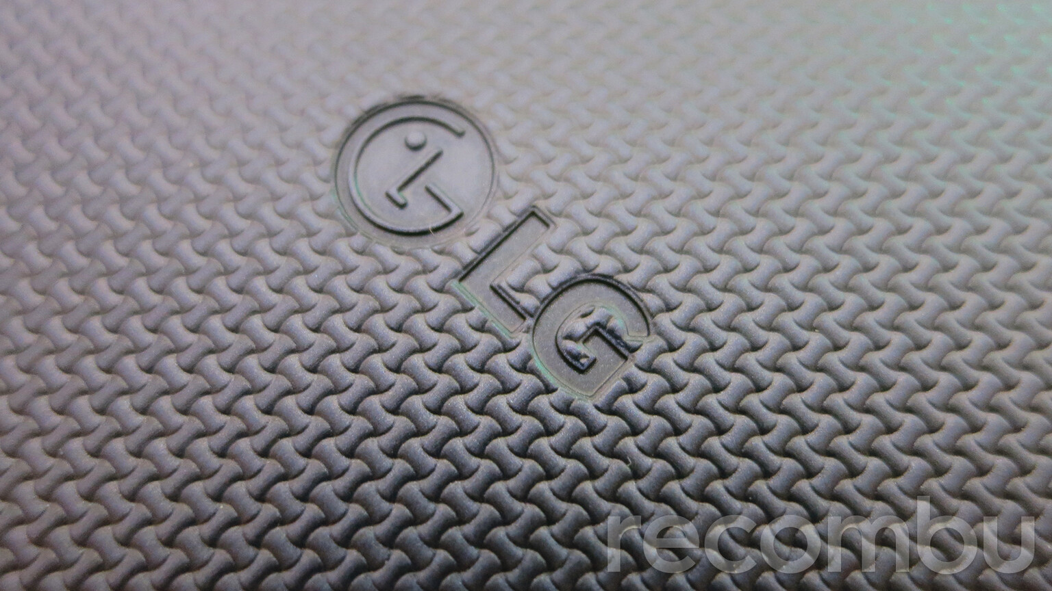Hands-on LG K8 review and unboxing