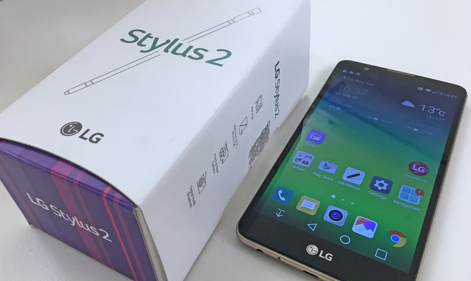 LG Stylus 2 UK unboxing and hands-on review