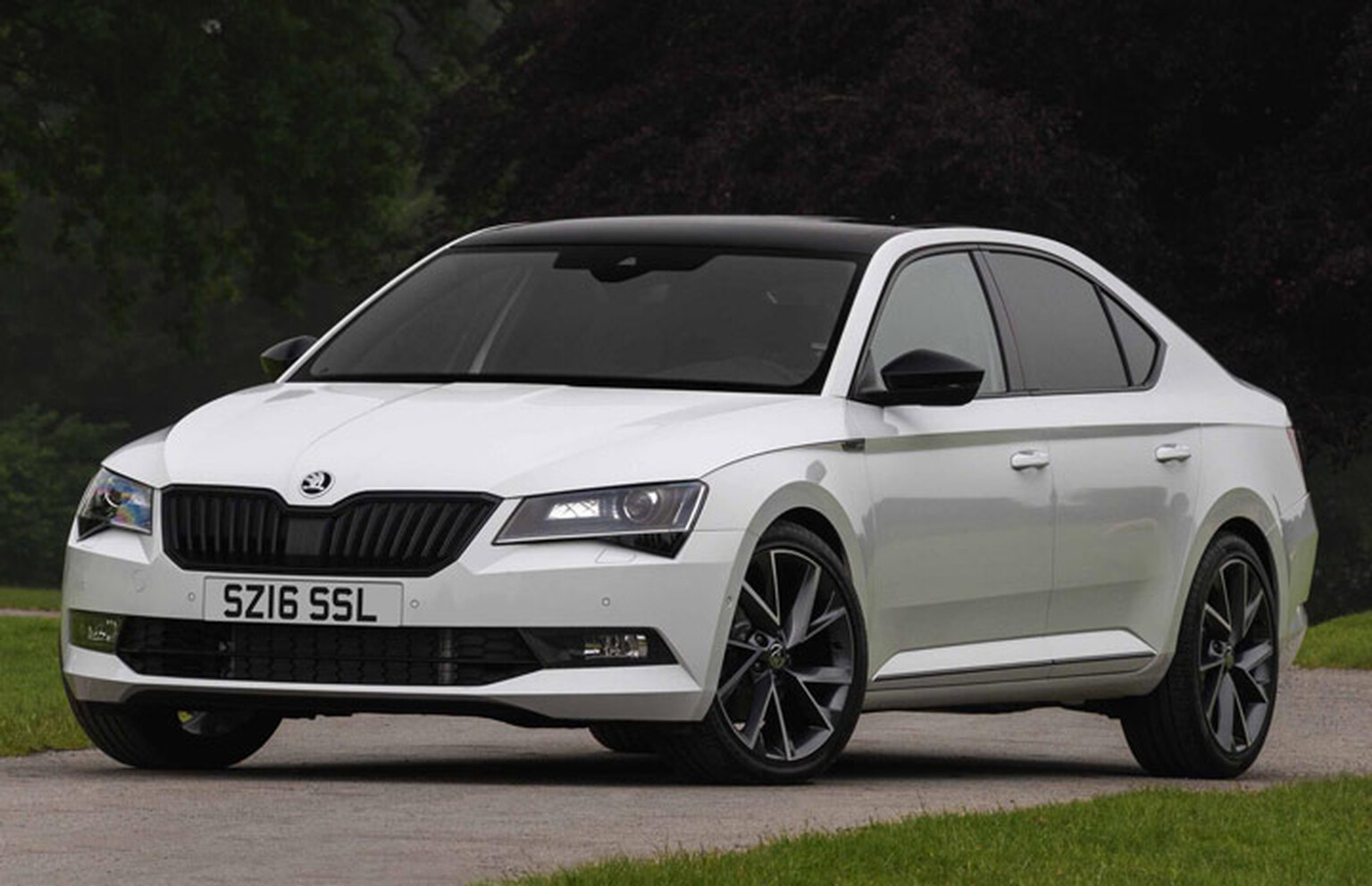 Skoda bolsters Superb with SportLine model