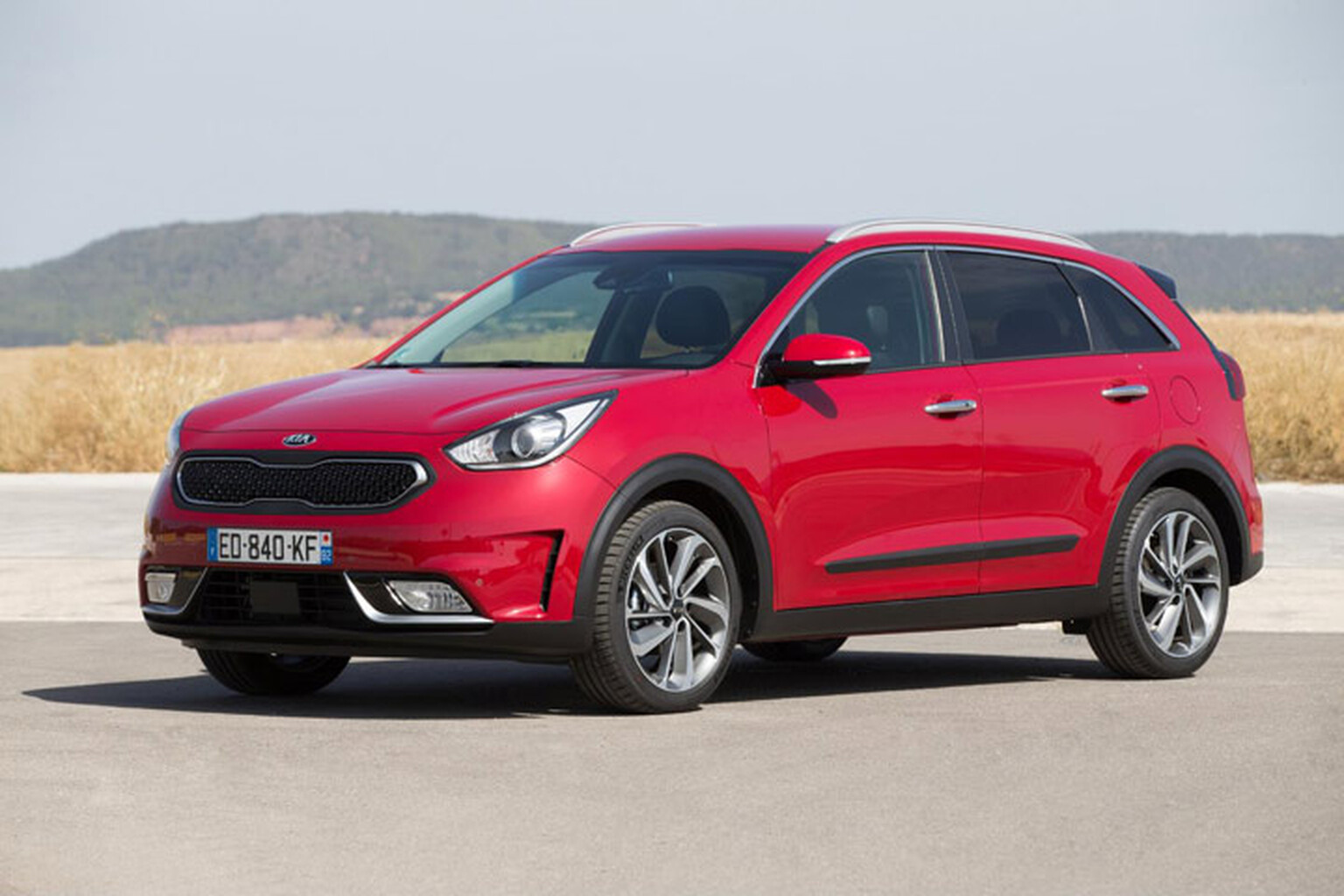 Kia Niro hybrid is out for Toyota Prius blood
