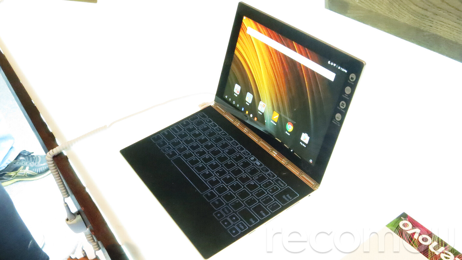 Lenovo Yoga Book hands-on-review: The world’s thinnest 2-in-1