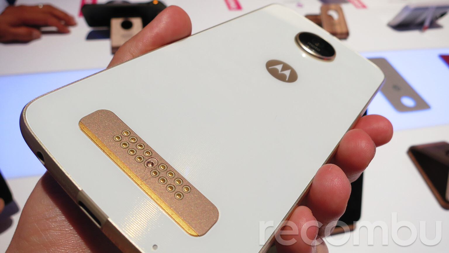 Moto Z Play hands-on review: Long battery life never looked so good