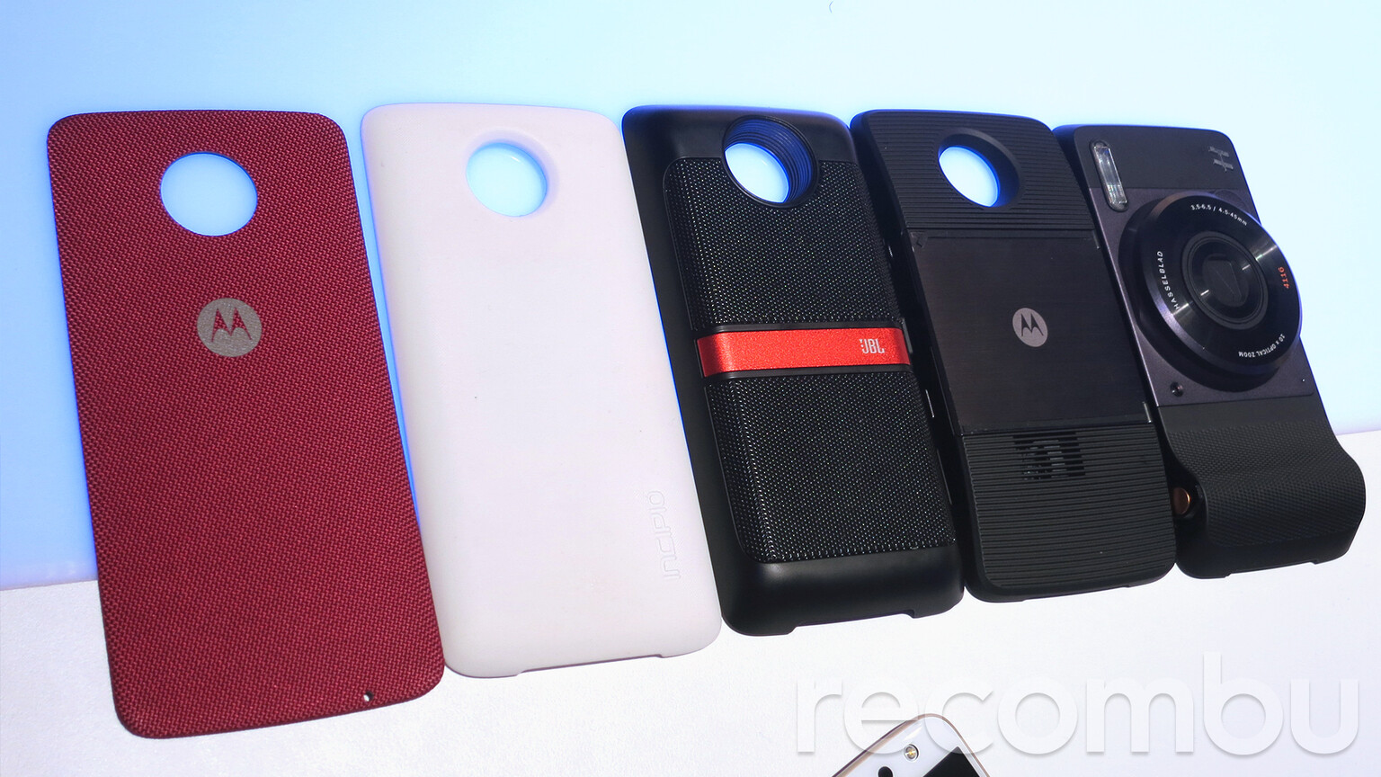 Moto Mods hands-on review (featuring Hasselblad True Zoom mod)
