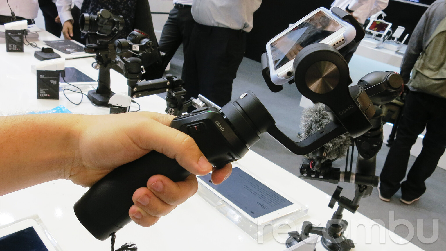 DJI Osmo Mobile hands-on review: The Steadicam for your smartphone