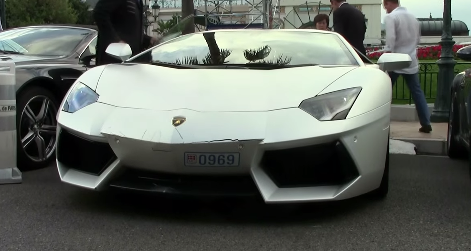 Hotel valet crashes guest’s Lamborghini Aventador