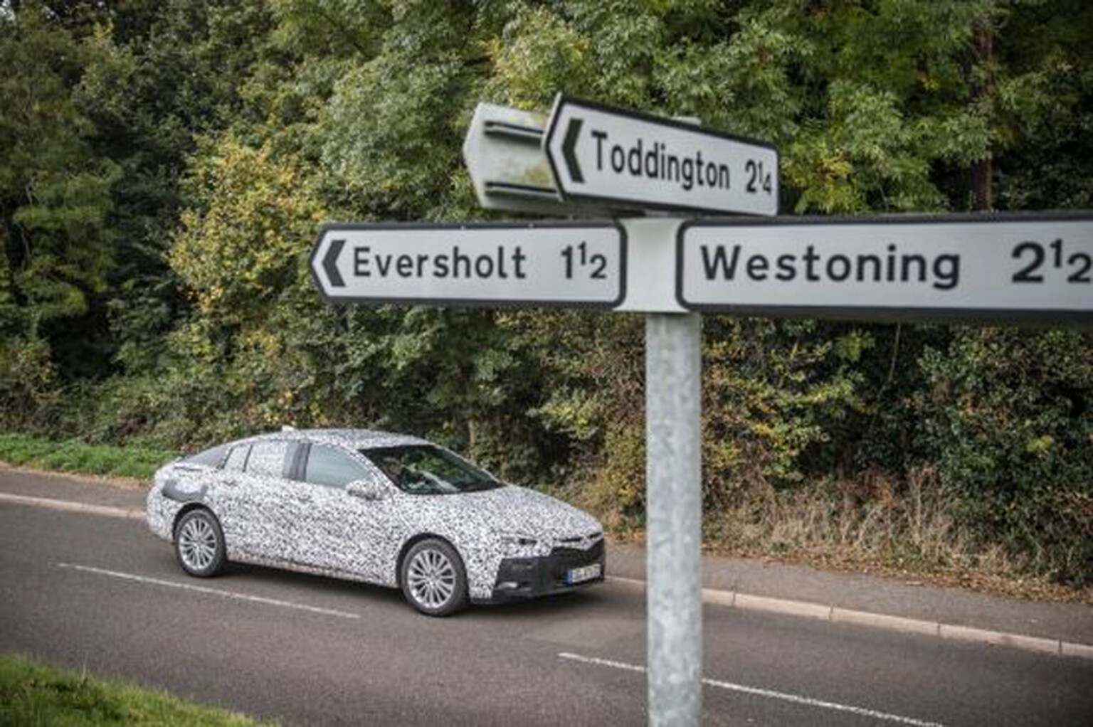Vauxhall confirms Crossland X as part of five-model offensive for 2017