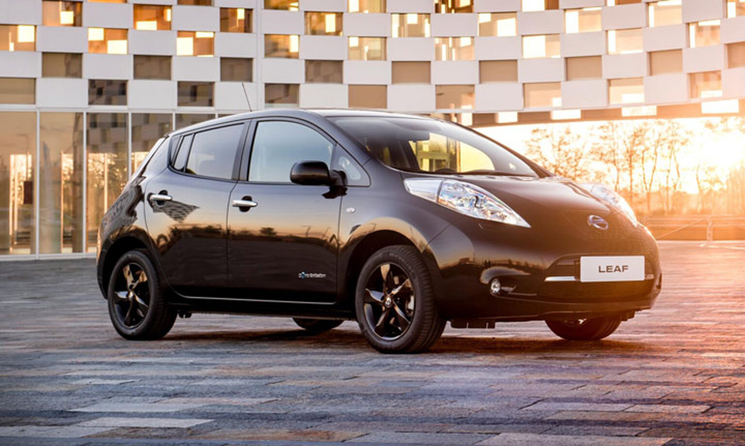 Nissan Leaf Black Edition promises stealthier all-electric motoring