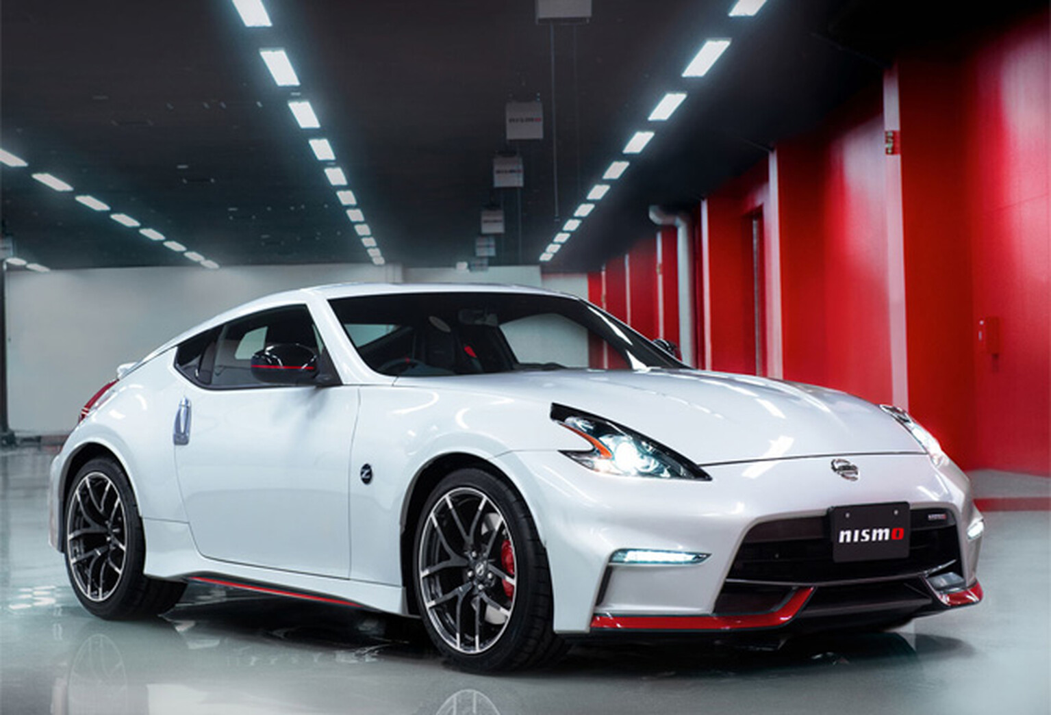 2015 Nissan 370Z Nismo details and pictures