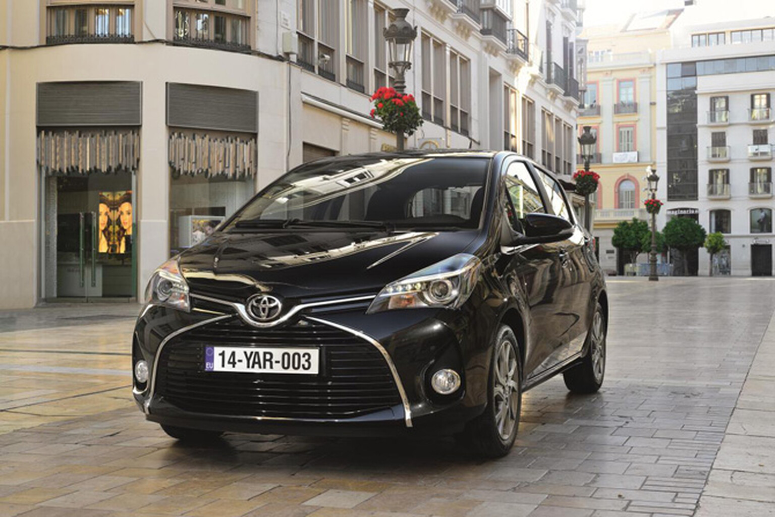 2014 Toyota Yaris details and images