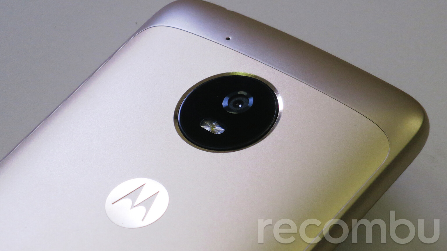 Moto G5 Camera Review: Photo and video samples and tests