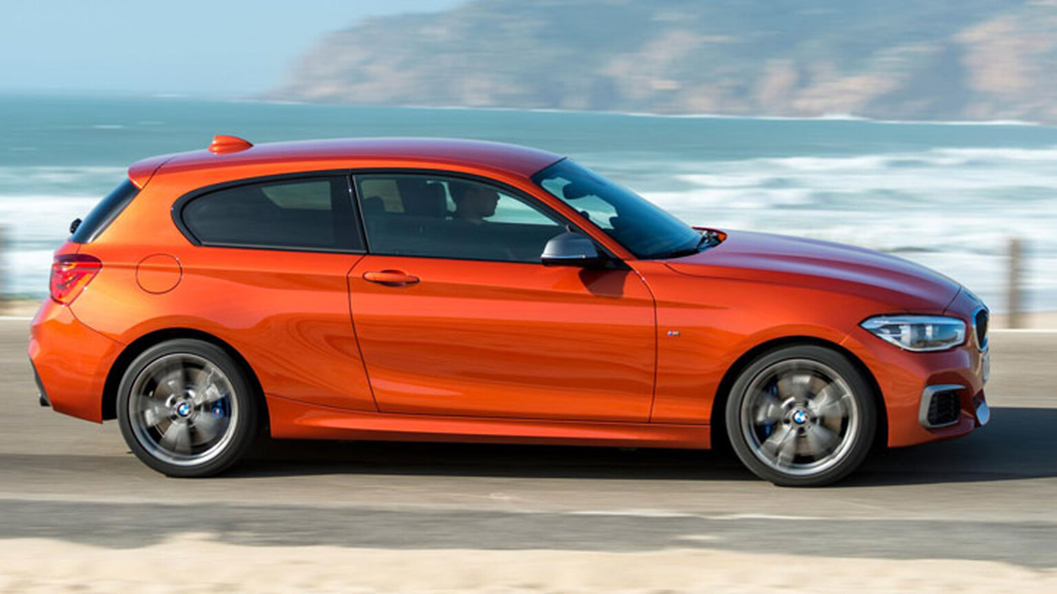 BMW M140i video review: Better than the Ford Focus RS?