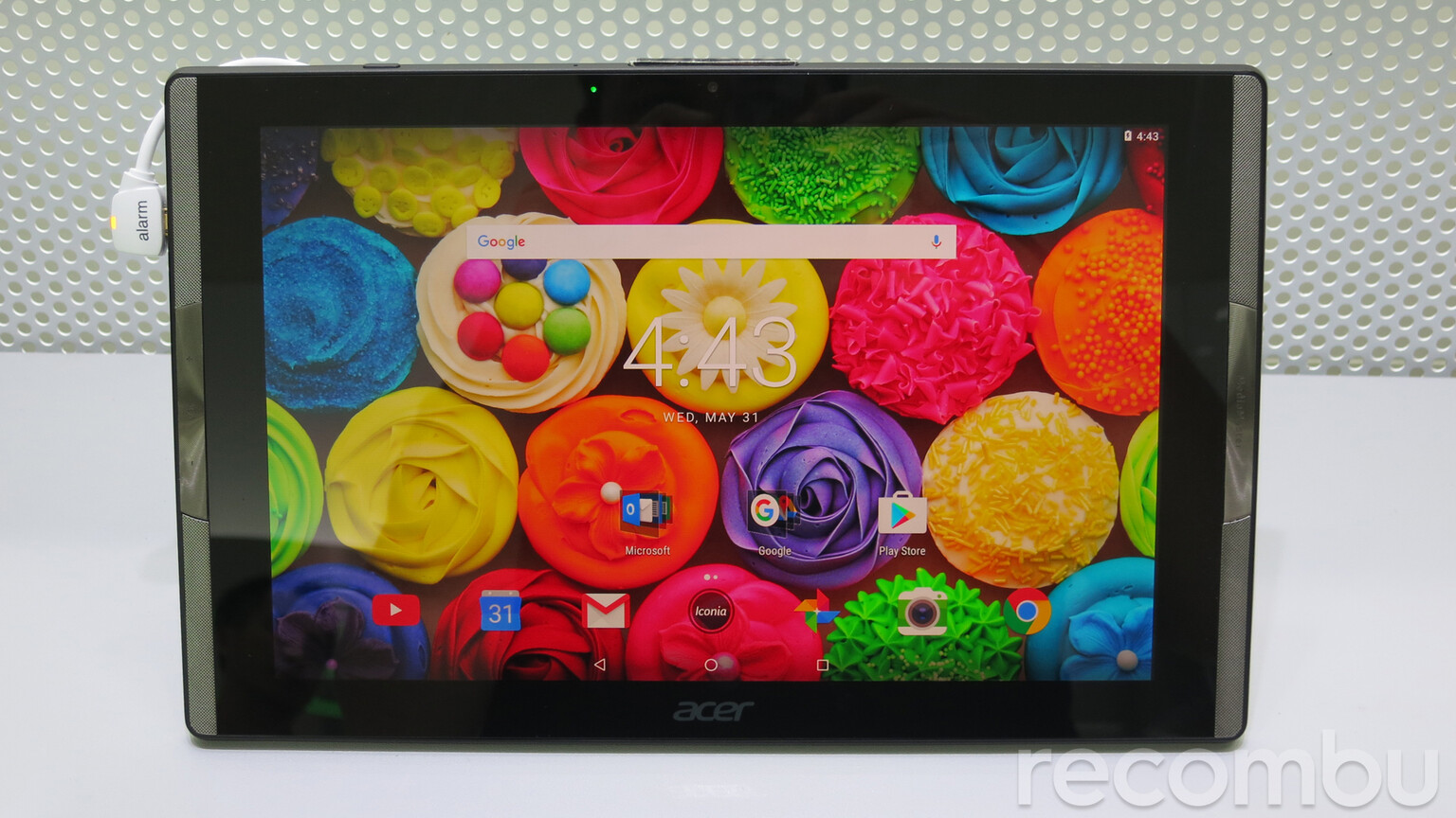 Acer Iconia One 10 and Iconia Tab 10 (2017) Hands-on Review