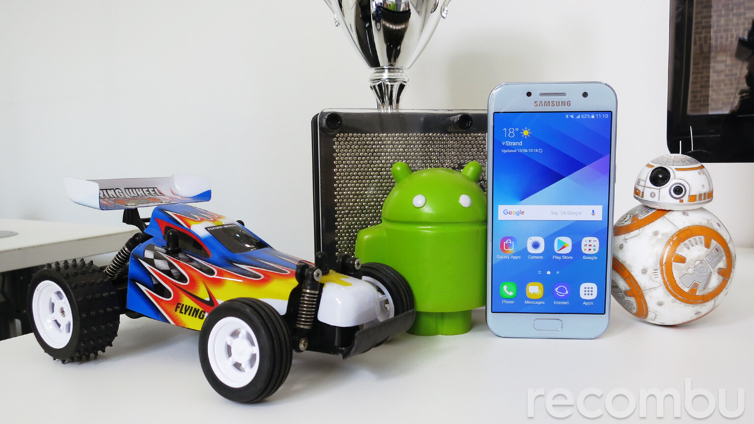 Samsung Galaxy A3 (2017) Review: In Depth