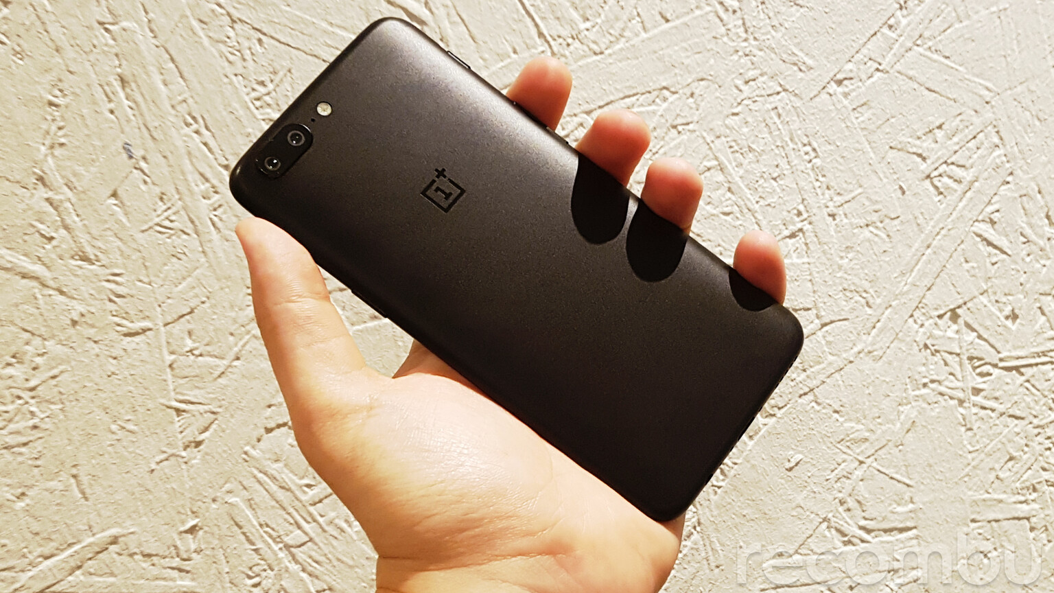 OnePlus 5 hands-on review: Meet OnePlus' new dual-lens flagship
