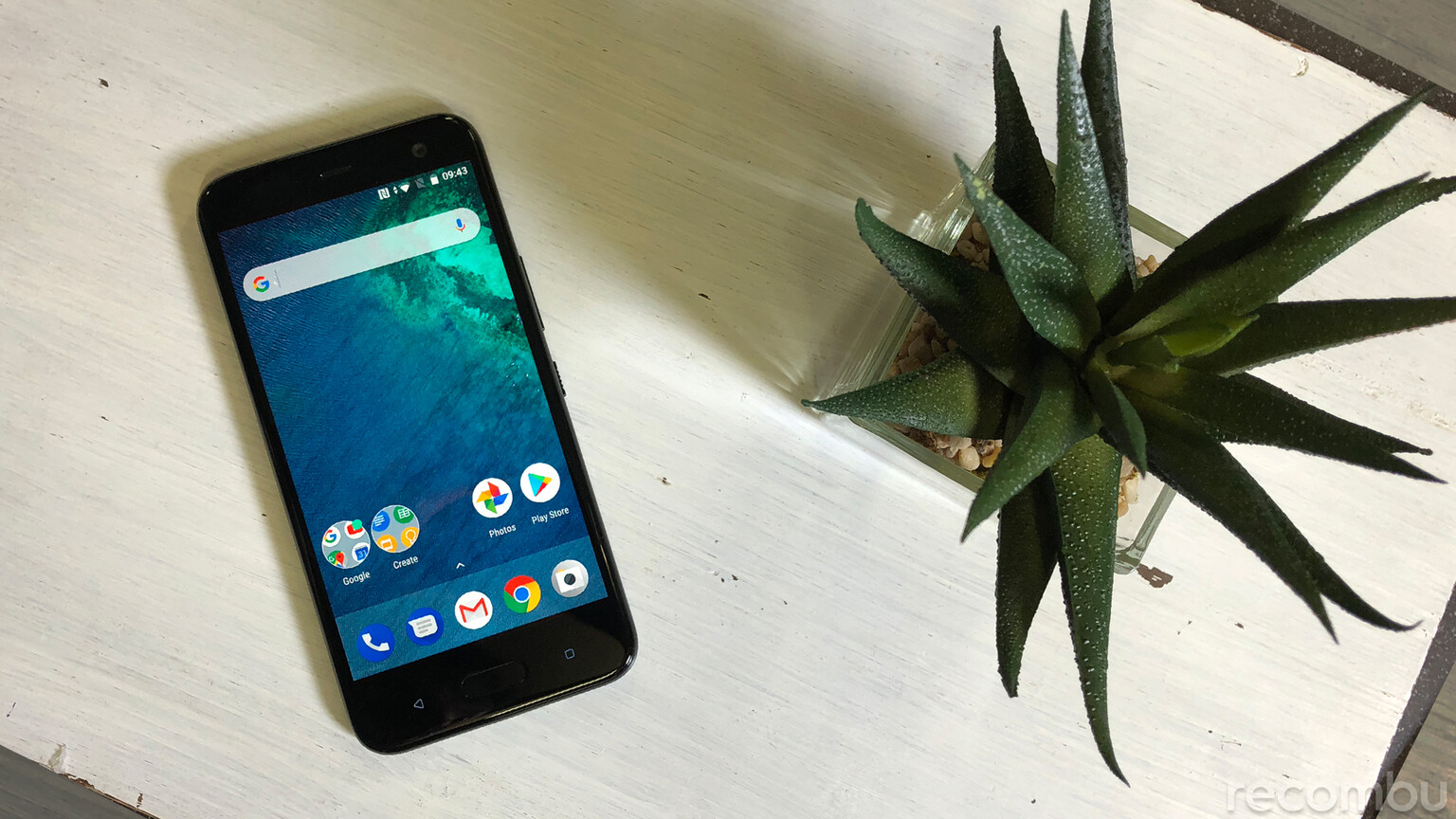 HTC U11 Life Hands-on Review: The Latest Face of Android One