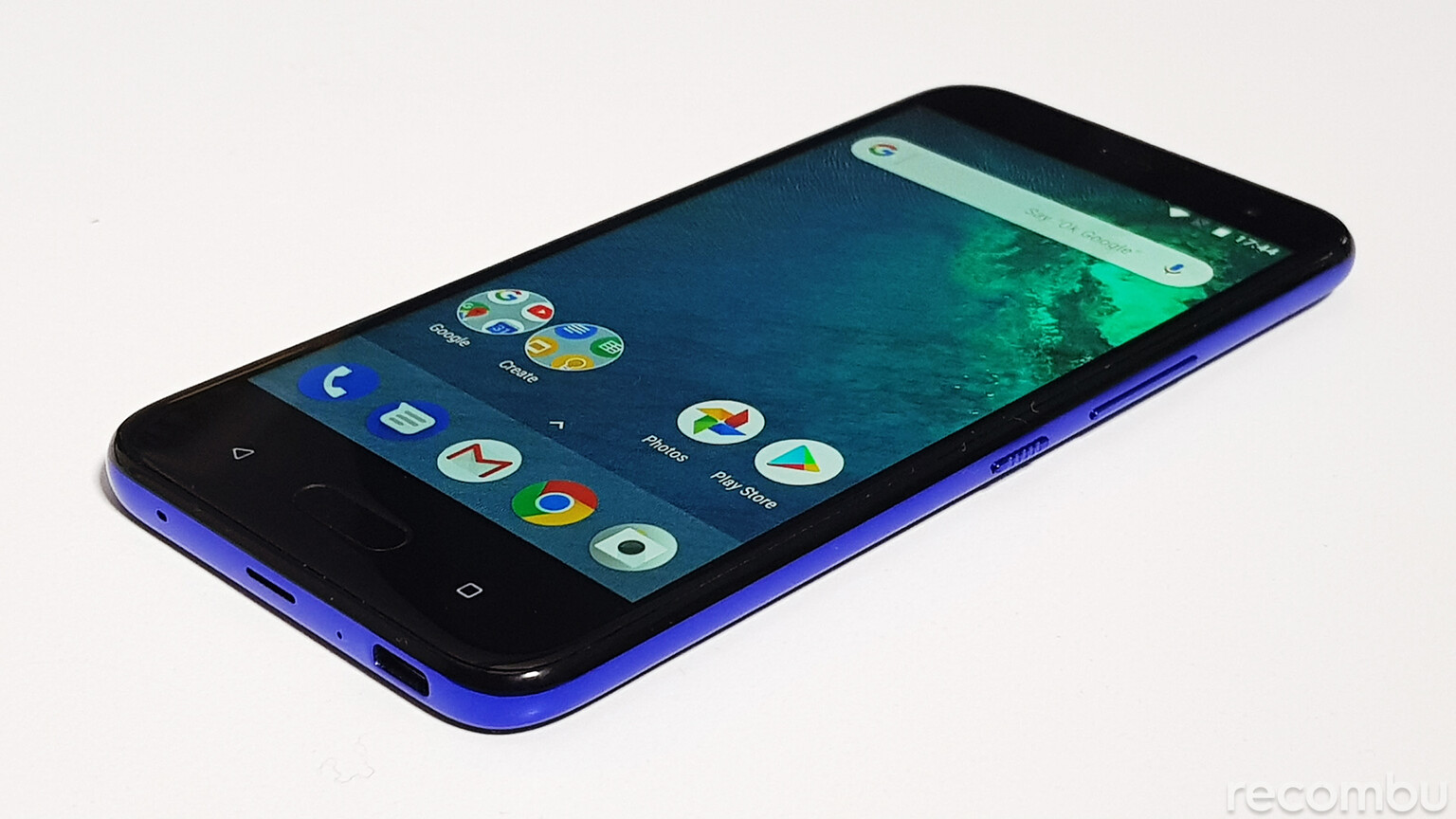 HTC U11 Life Review: Familiar Face, New Talents