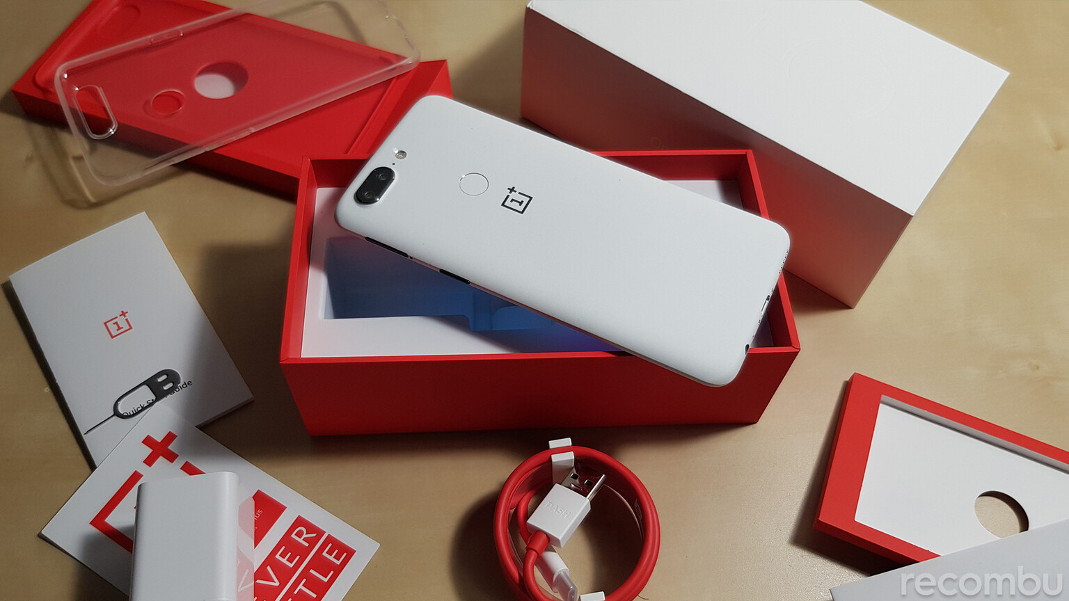 Limited Edition OnePlus 5T Sandstone White Unboxing and Photo Gallery