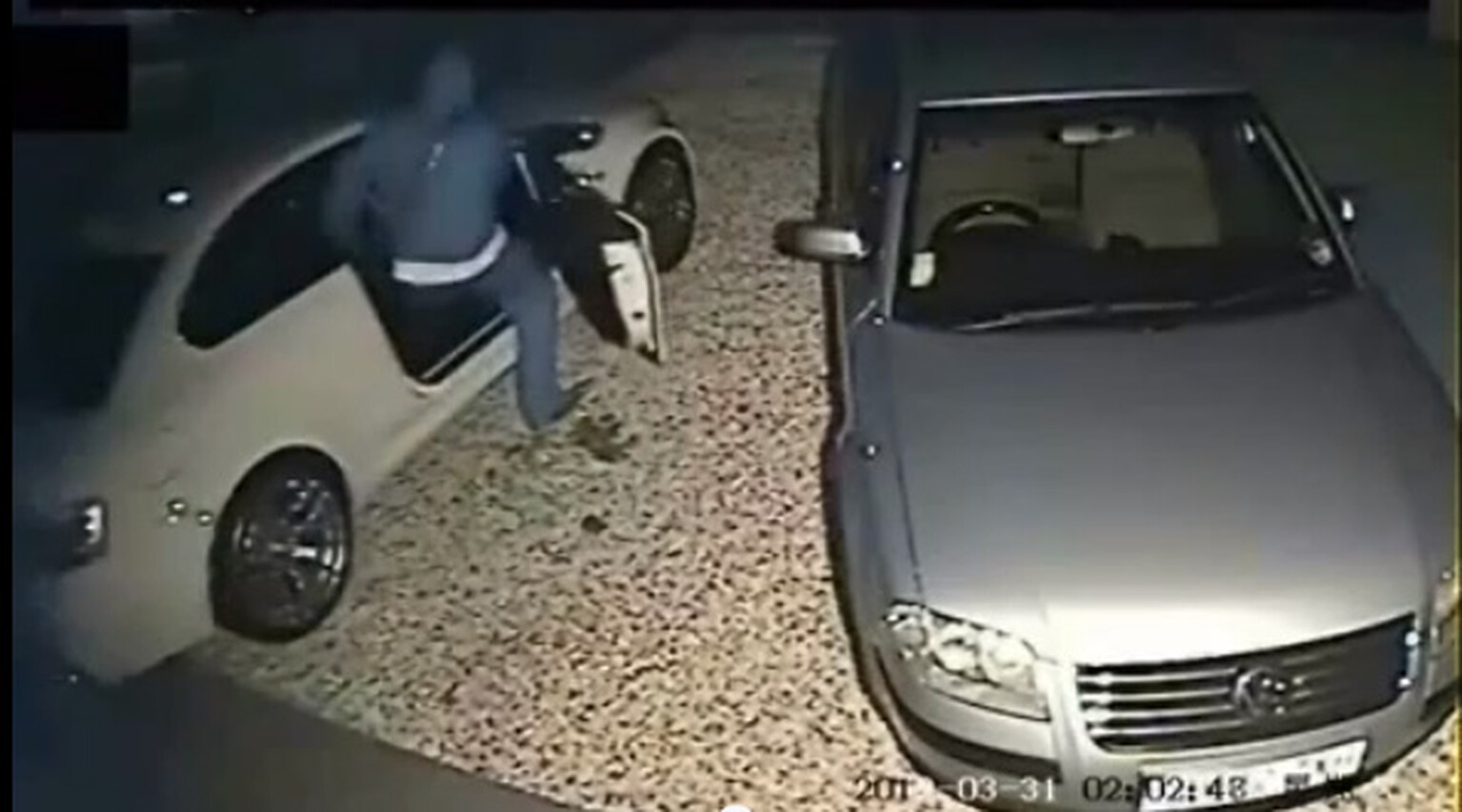 Watch hackers steal a BMW 1 Series in 2 minutes.
