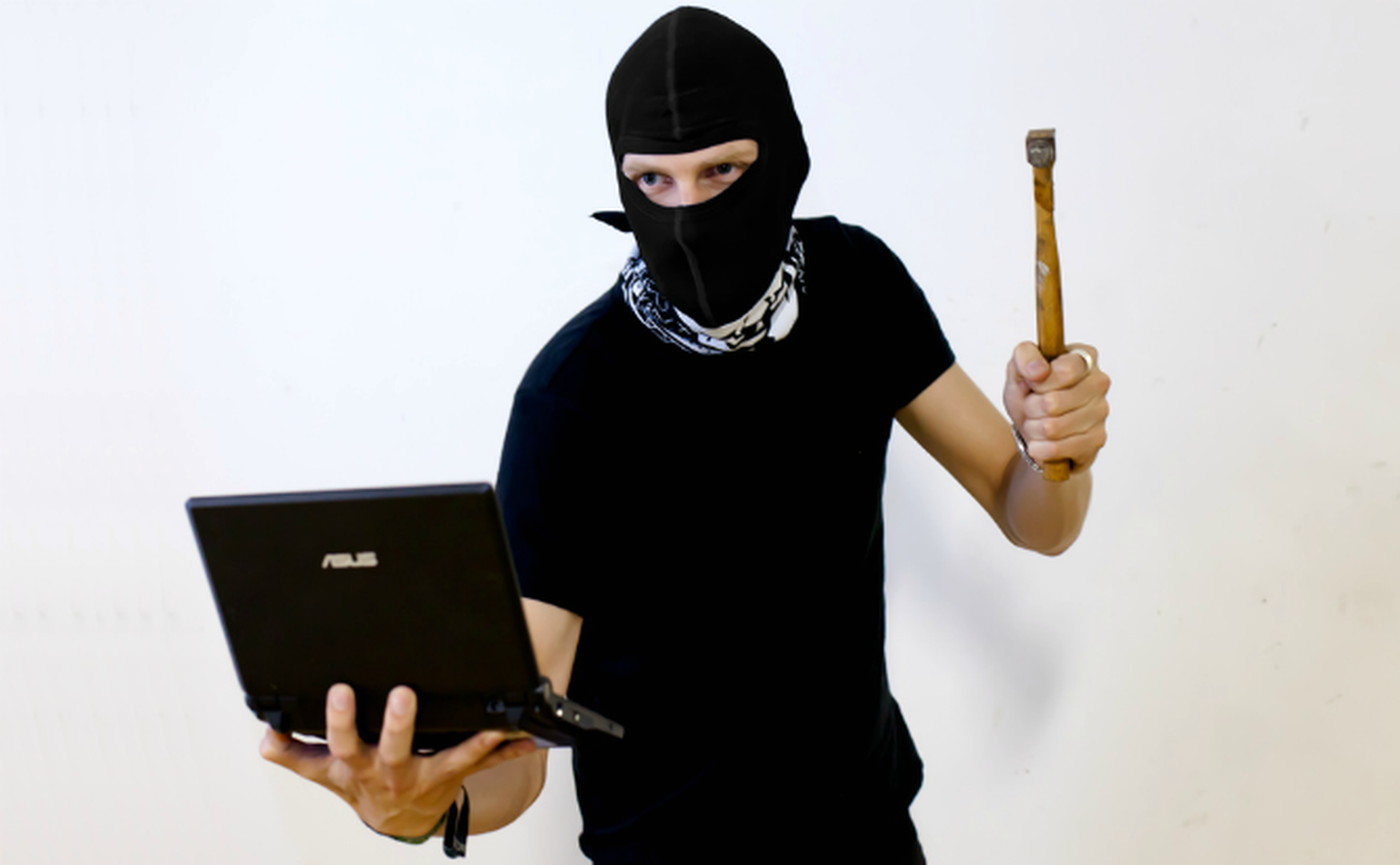 Over 300,000 home and small office routers infected by malware