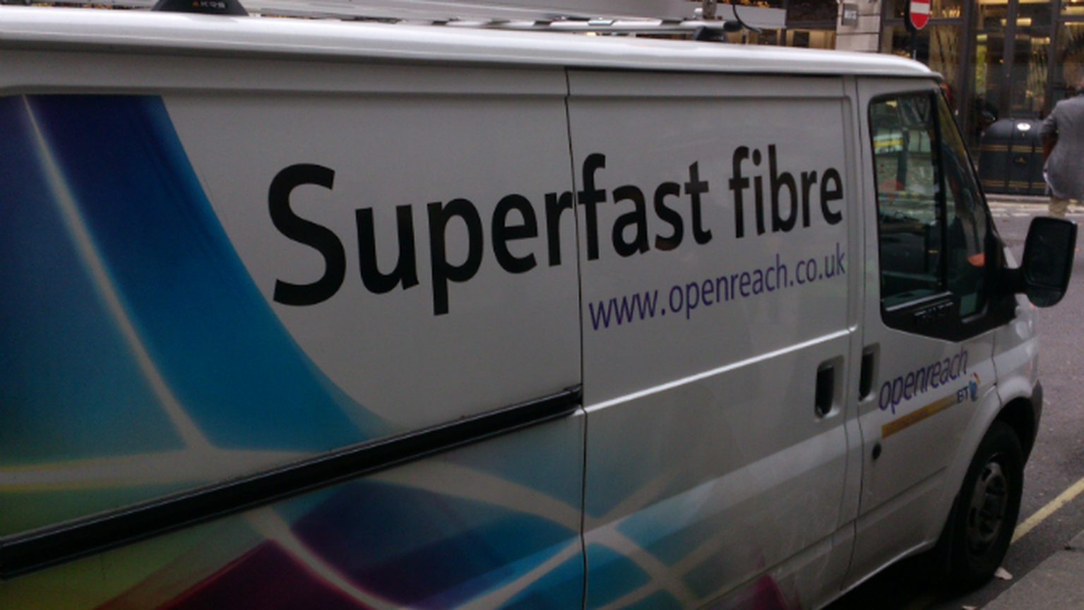 Superfast fibre-based broadband hits 100,000 Welsh homes and businesses