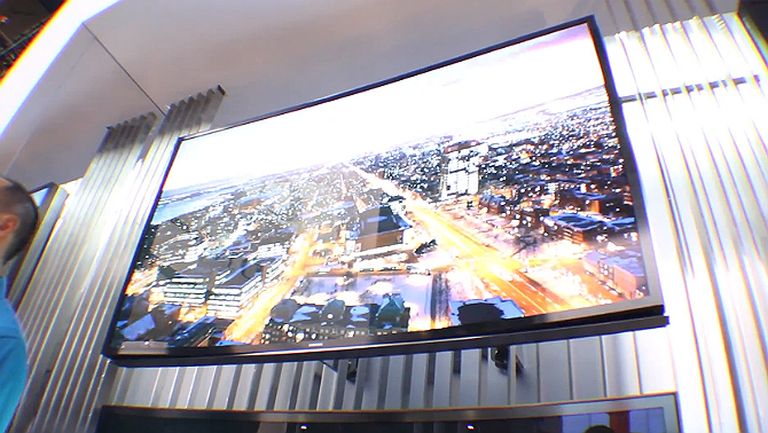 Samsung’s 85-inch bendable friend: A curved 4K OLED TV that’s also a flatscreen