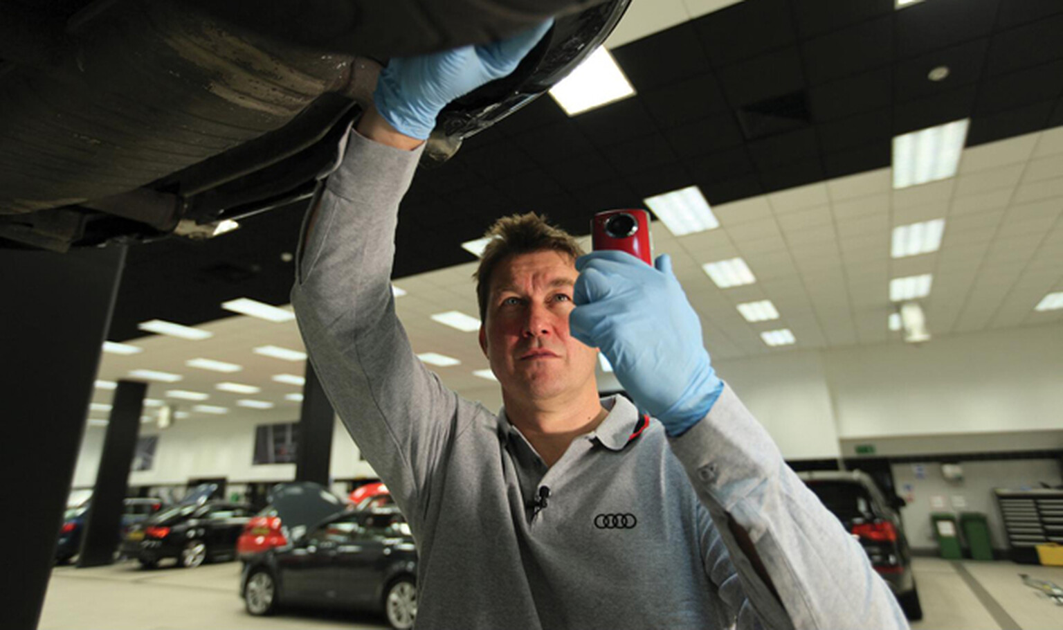 Audi Cam gives mechanic's eye view of vehicle repairs