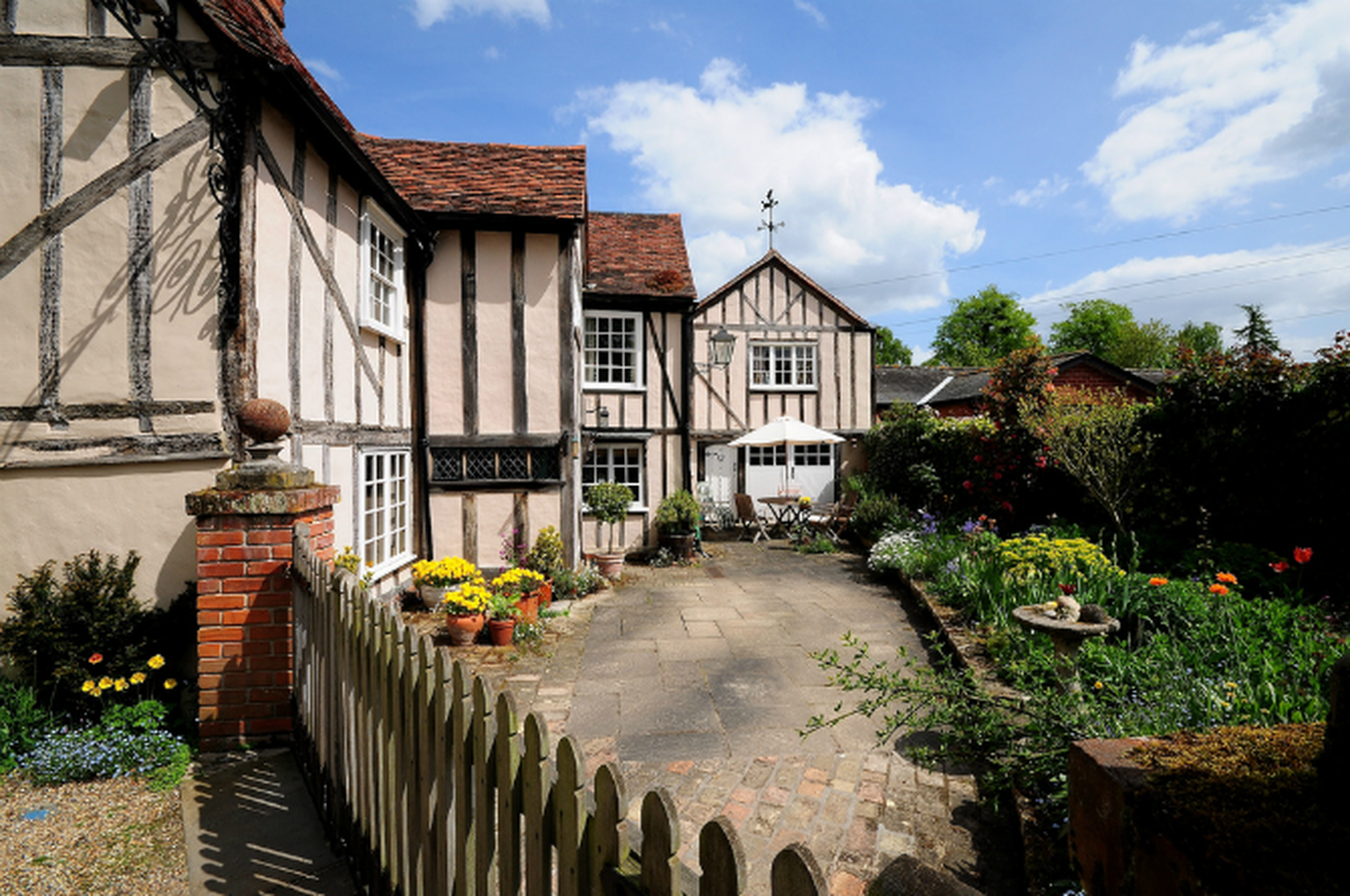 Rural broadband trial fund offers £10m for fibre, 4G and wireless