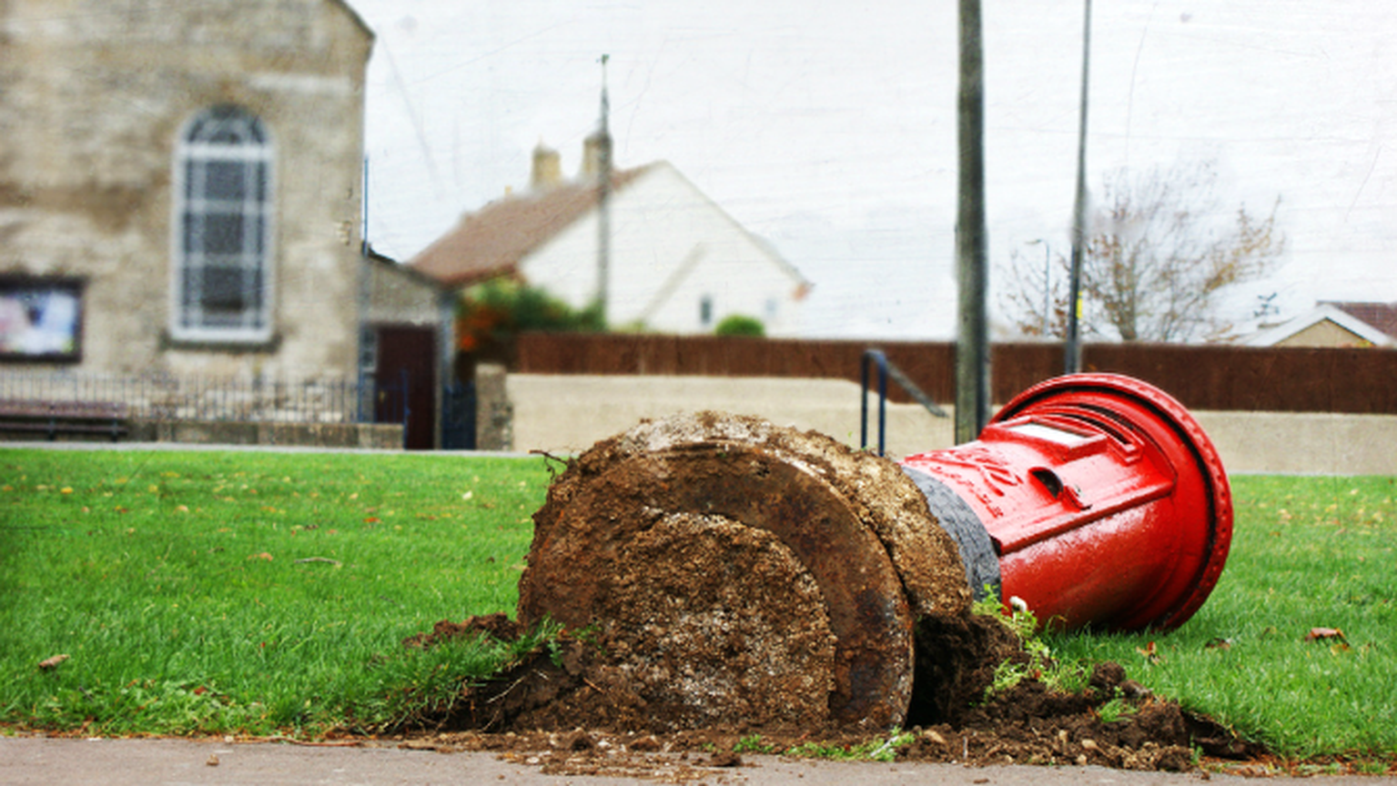 Openreach engineers clear UK storm damage in Reading and Southampton