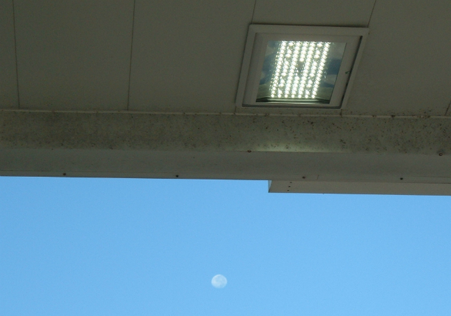 LiFi, light-based WiFi, is coming to transmit data through your home lights