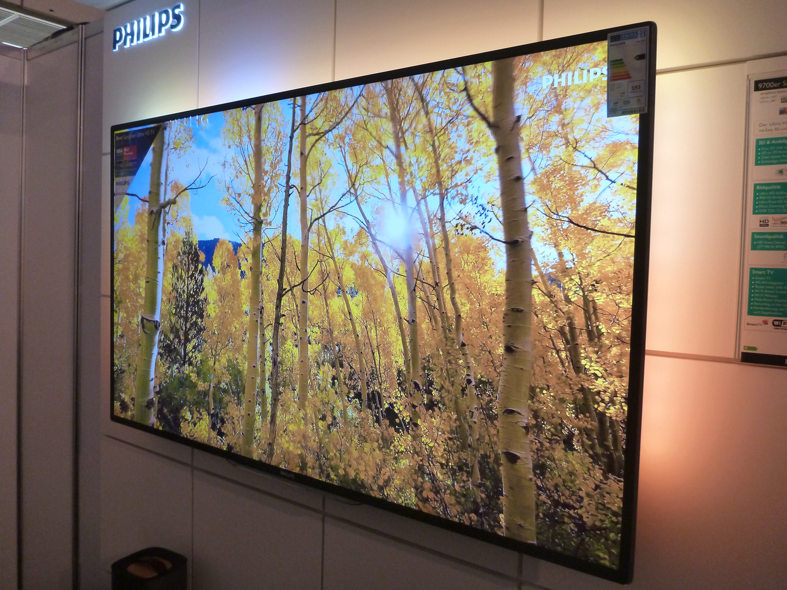 IFA 2013: Philips 9000 Series 4K Ultra HDTV hands-on video