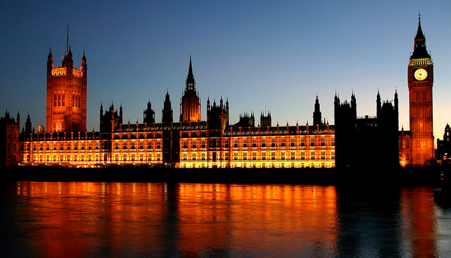 Parliamentarians seek porn almost 300,000 times a year