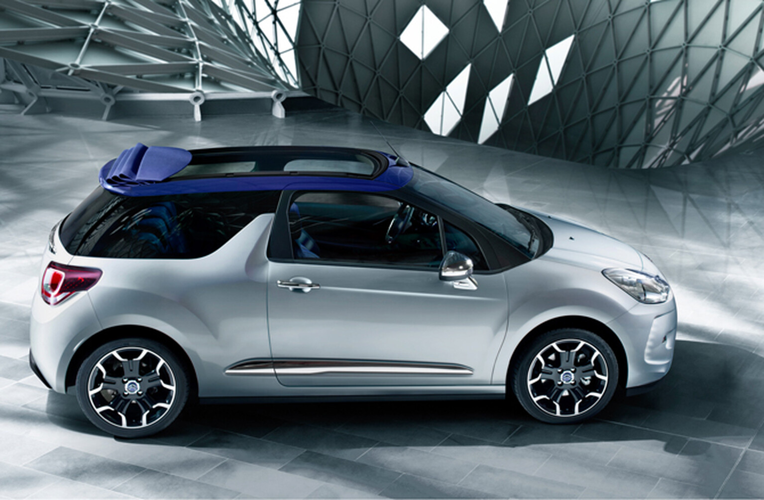 Citroen reveals DS3 Cabrio pictures and details