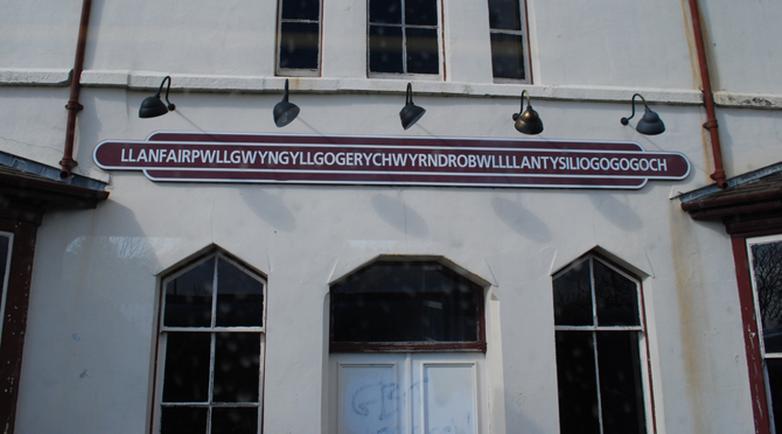 Welsh village with longest name goes superfast: Broadband Rollout Roundup 25/05/2013