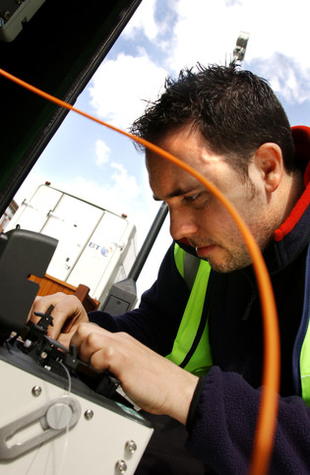 Broadband Rollout Roundup: 17,000 new fibre homes and 20Mbps for all 09/02/2013