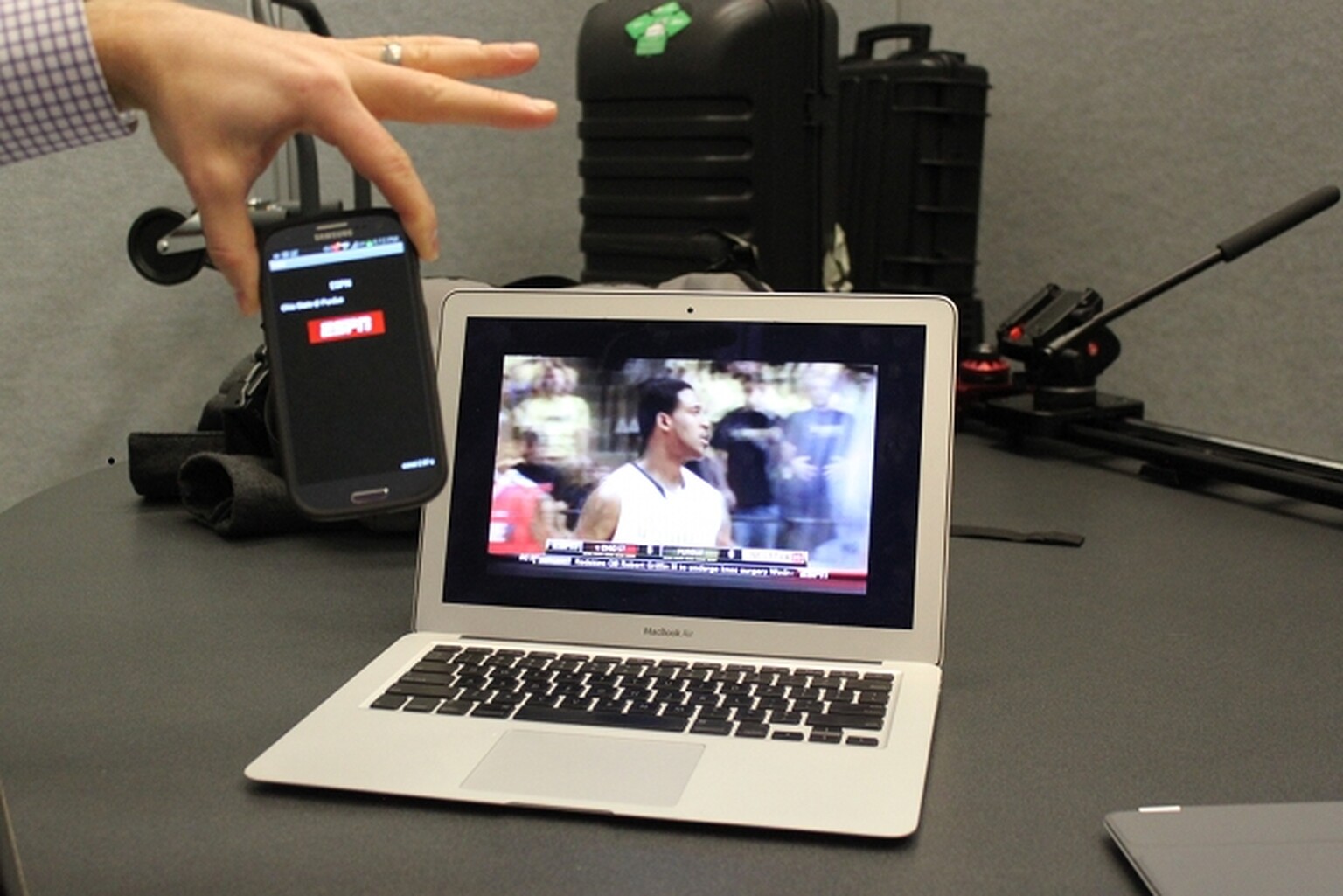 CES 2013: video hands-on with Vobile TVsync, watching what you watch