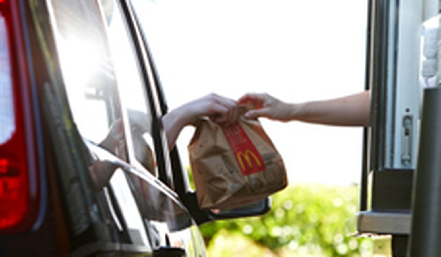 Japanese satnav lets your order fast food on the move
