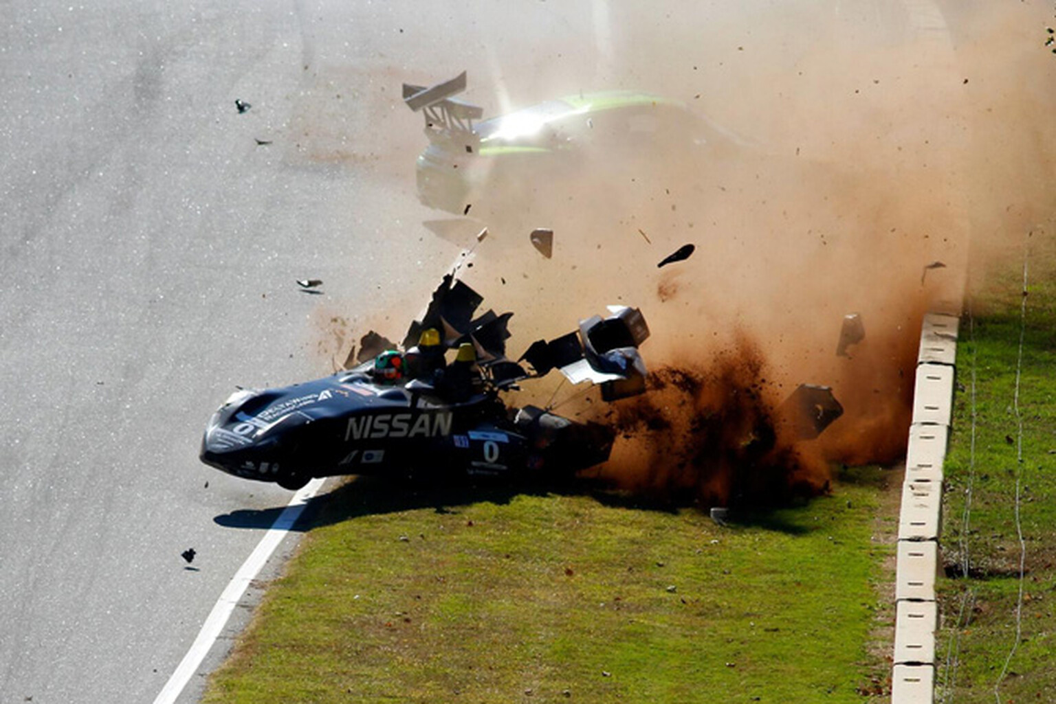Nissan Deltawing crashes yet again