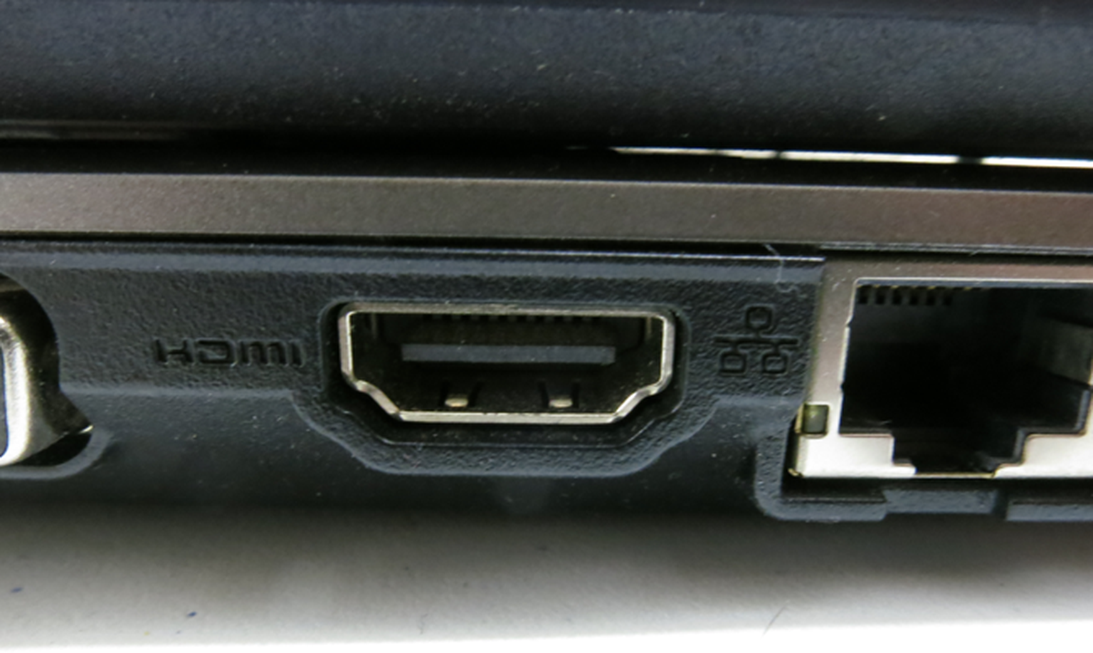 How can I connect my laptop to my TV?
