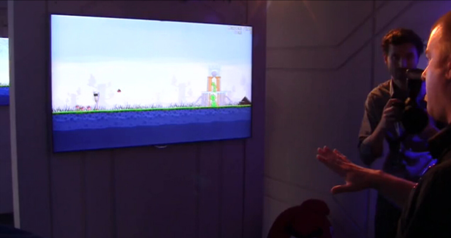 Samsung’s 75-inch, gesture-controlled, Angry Birds-playing, Smart TV: The ES9000
