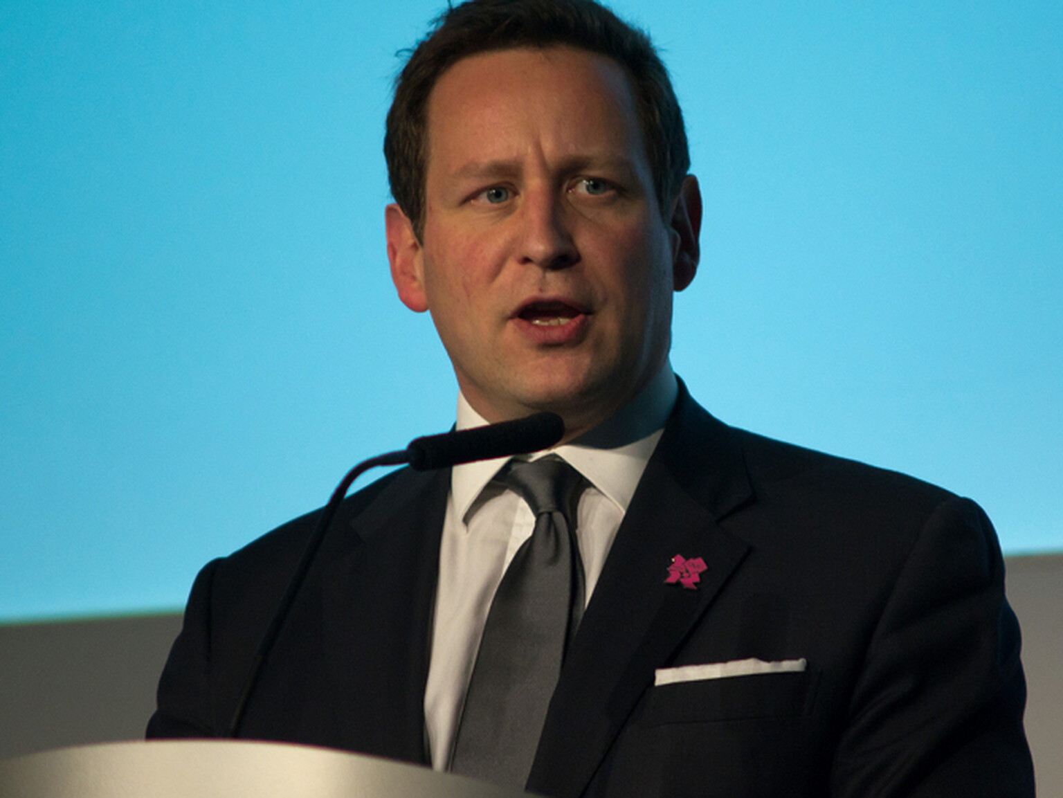 Ed Vaizey 4G delay accusations anger UK mobile operators