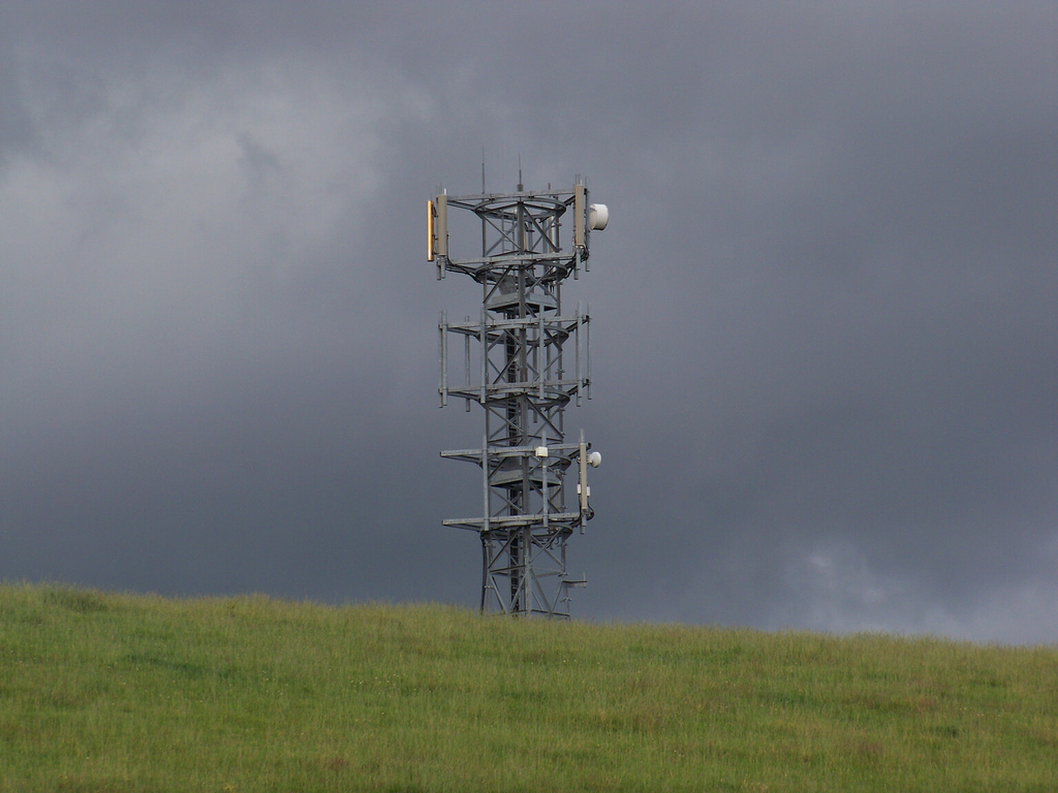 4G auction delays - Ed Vaizey blames the mobile operators