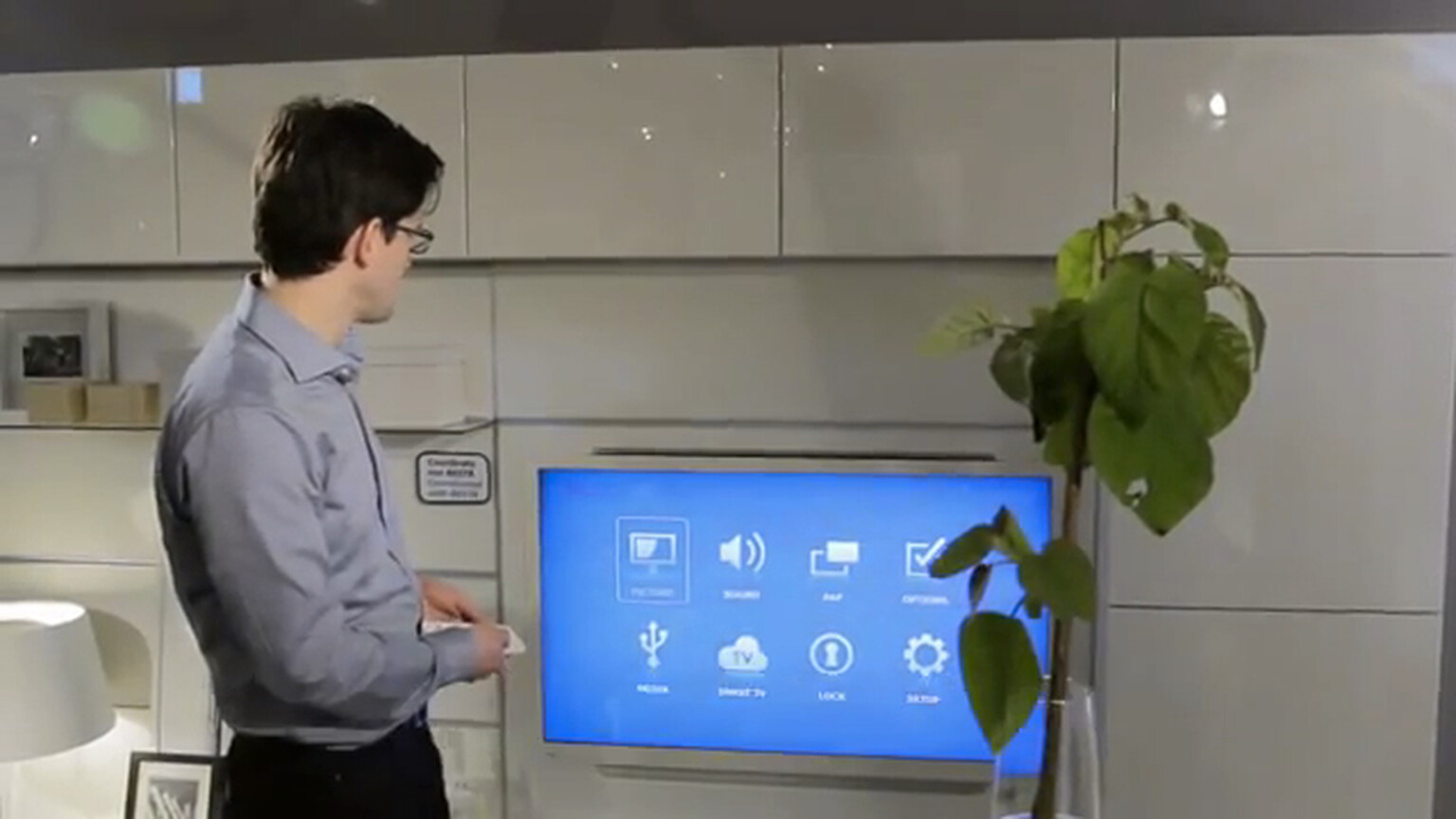 IKEA Uppleva TV remote and interface surfaces (video)