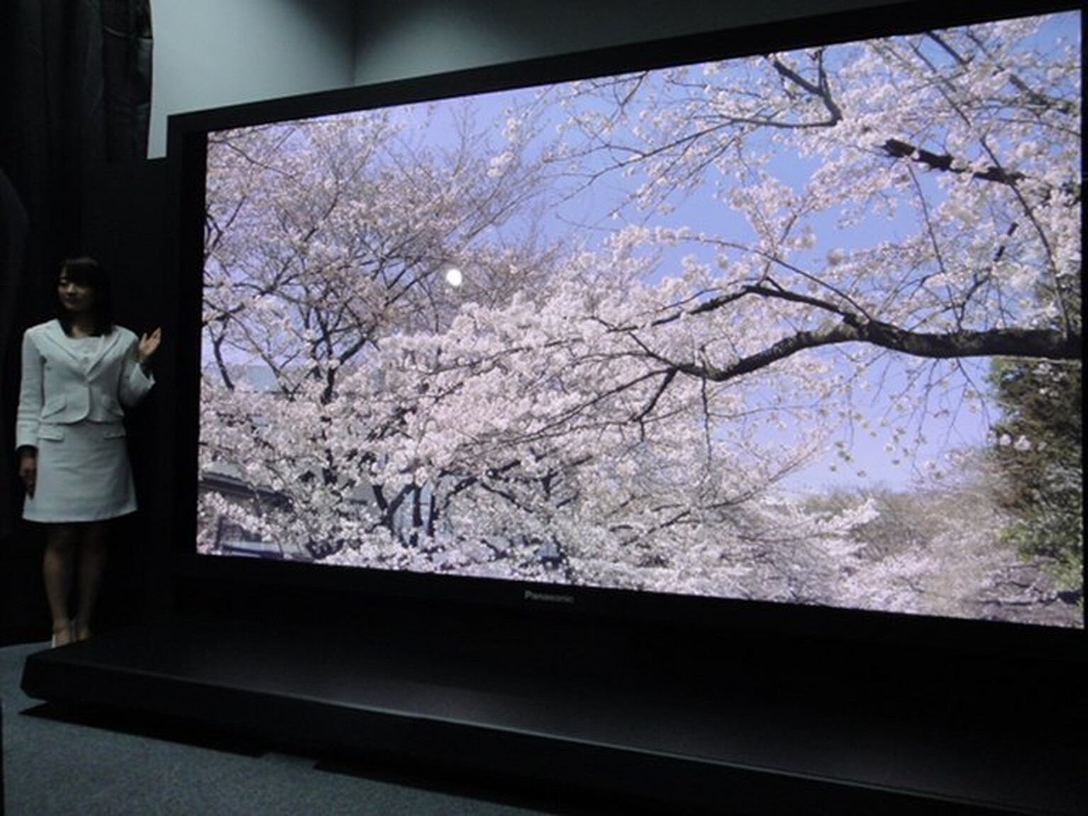 Amazing Panasonic Ultra HD 145in plasma TV unveiled in Japan