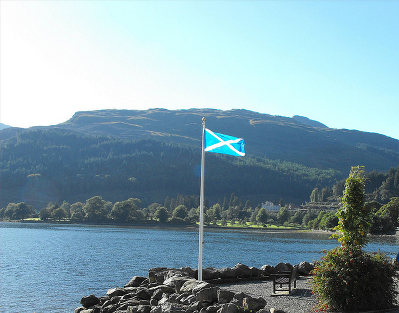 Superfast broadband for all, says Scots politicians